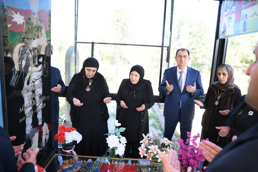 Taleh Qaraşov şəhidlərin anım günündə iştirak etdi - FOTOLAR