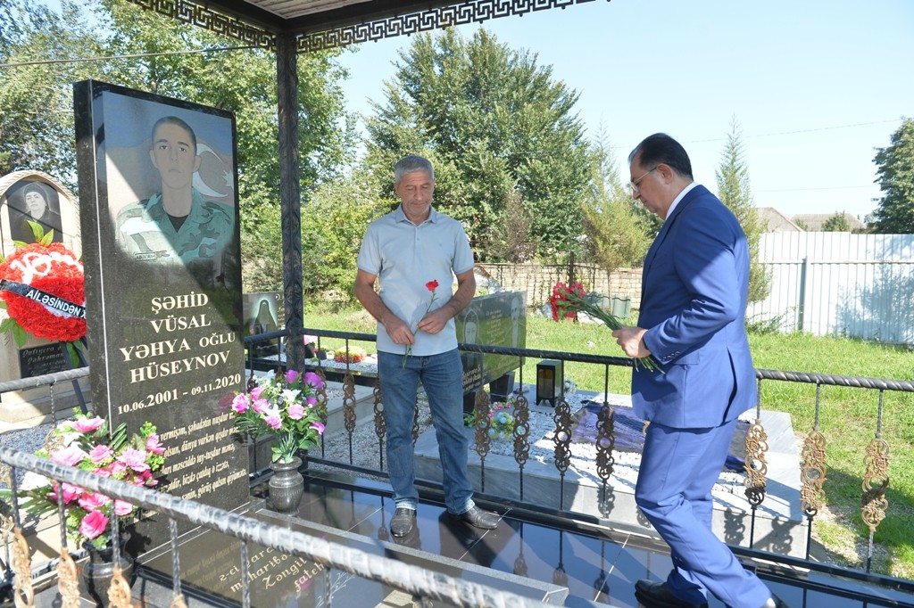 Taleh Qaraşov şəhidlərin anım günündə iştirak etdi - FOTOLAR