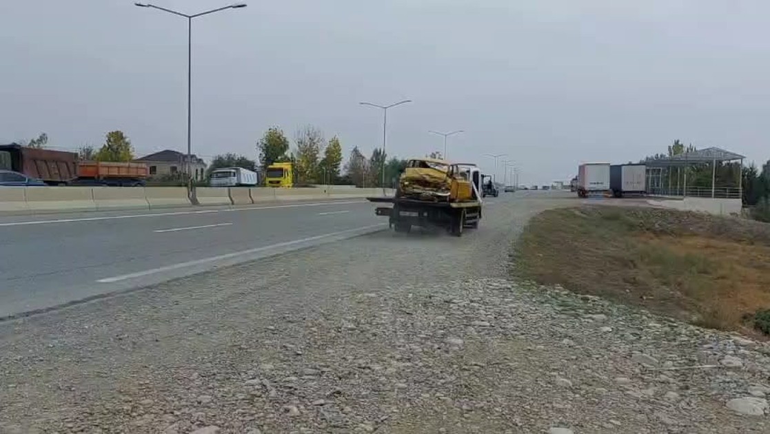 Hacıqabulda ağır yol qəzası - Ölənlər var (FOTO)