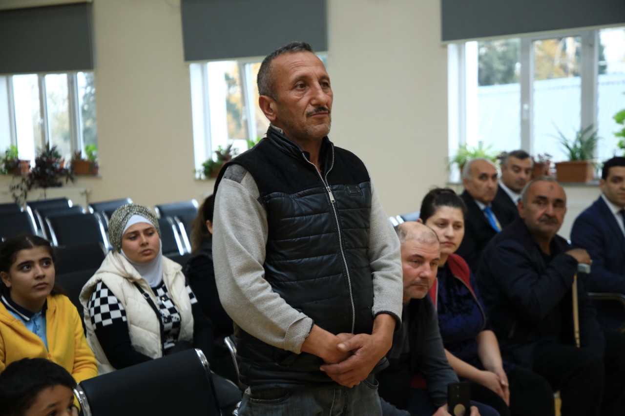 Niyazi Bayramov 10 nömrəli tam orta məktəbdə vətəndaşlarla görüşüb - FOTOLAR