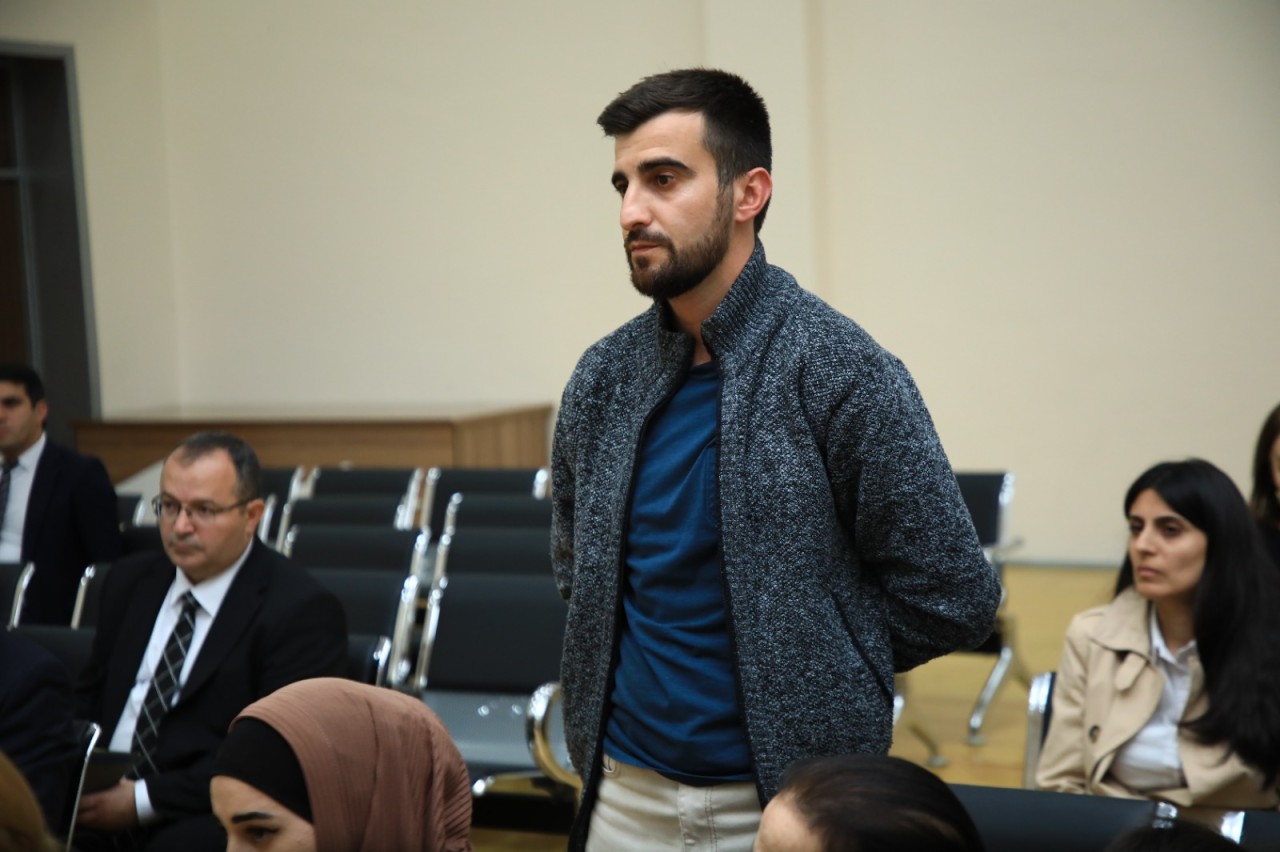 Niyazi Bayramov 10 nömrəli tam orta məktəbdə vətəndaşlarla görüşüb - FOTOLAR