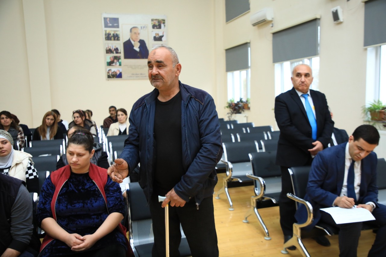 Niyazi Bayramov 10 nömrəli tam orta məktəbdə vətəndaşlarla görüşüb - FOTOLAR