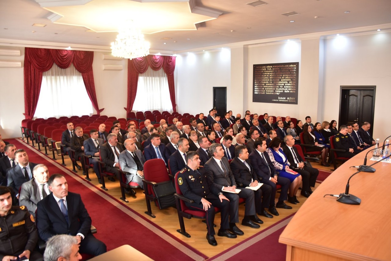 Zeynal Nağdəliyev yeni icra başçısını kollektivə təqdim etdi - FOTO