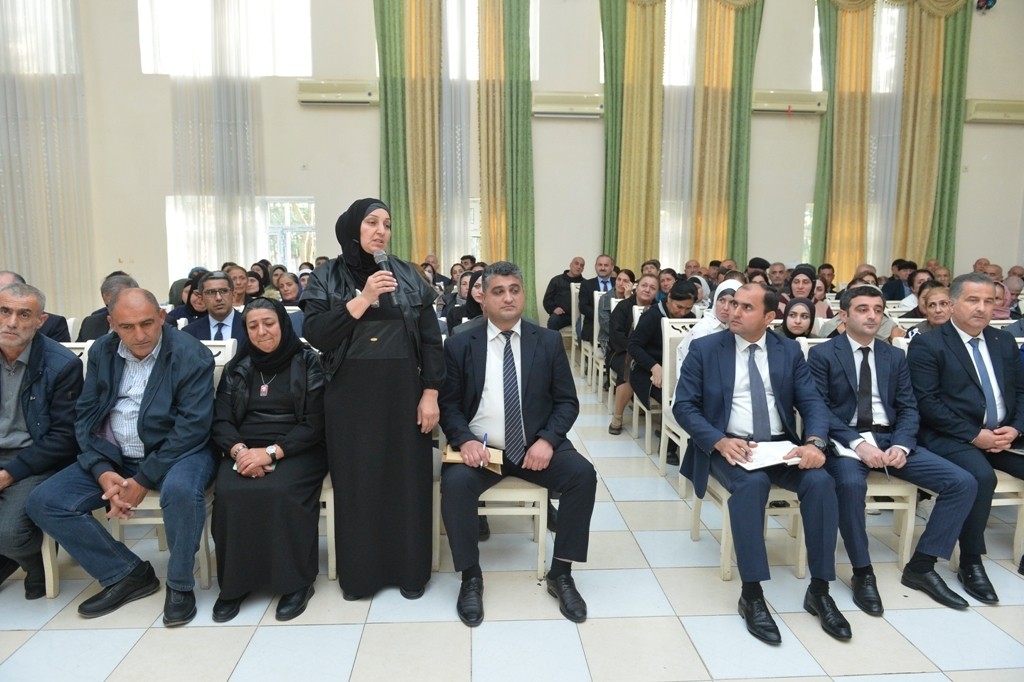 Taleh Qaraşov sakinlərin problemlərini dinlədi - FOTOLAR