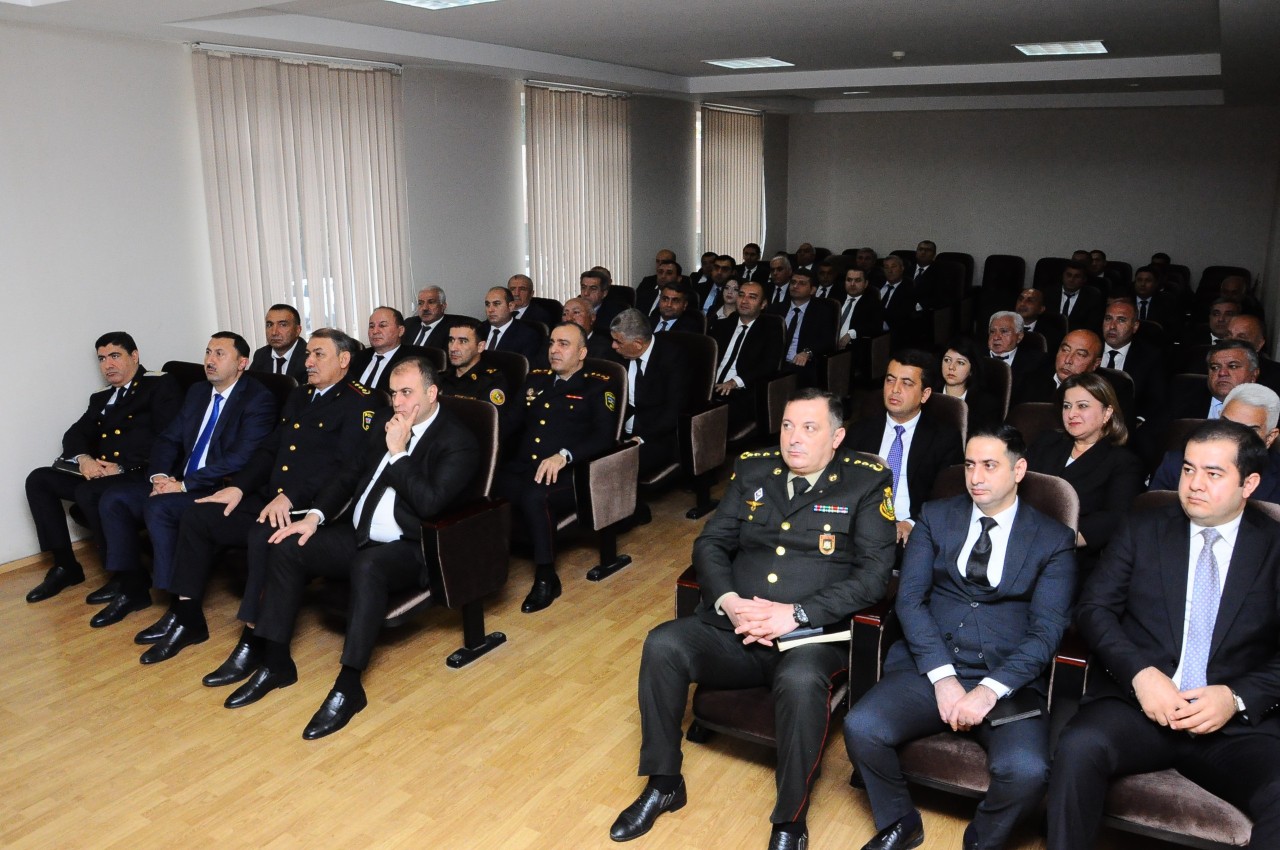 Prezidentin köməkçisi Göygölün icra başçısını kollektivə təqdim etdi