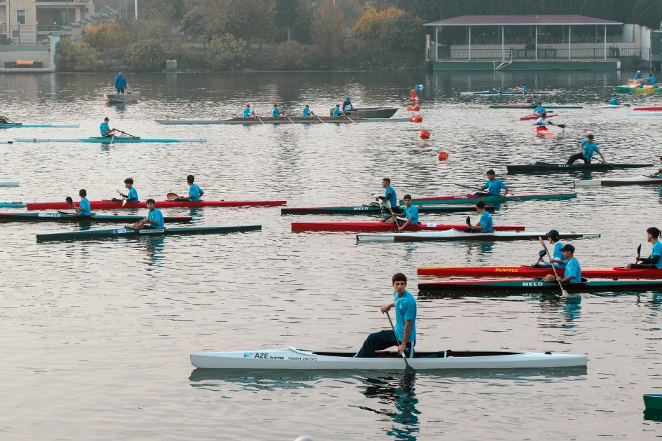 Leyla Əliyeva avarçəkmə bazasında idmançılarla görüşdü - FOTOLAR
