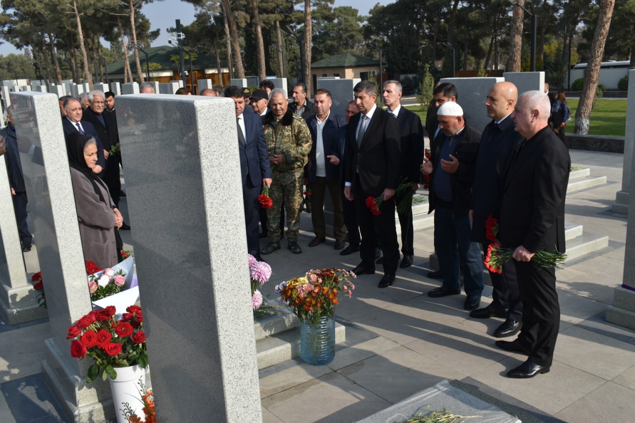 Yasamal ictimaiyyəti şəhidlərimizi yad edir - FOTOLAR