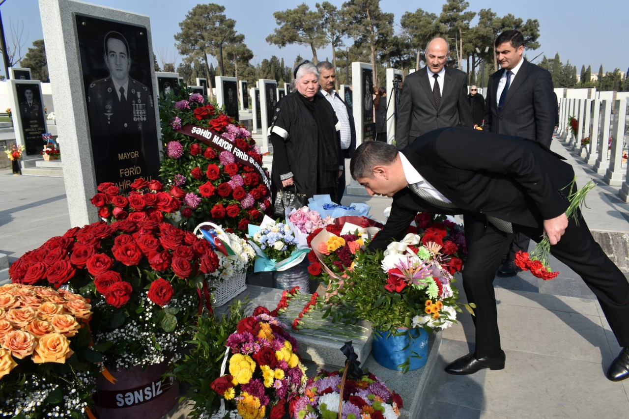 Yasamal ictimaiyyəti şəhidlərimizi yad edir - FOTOLAR