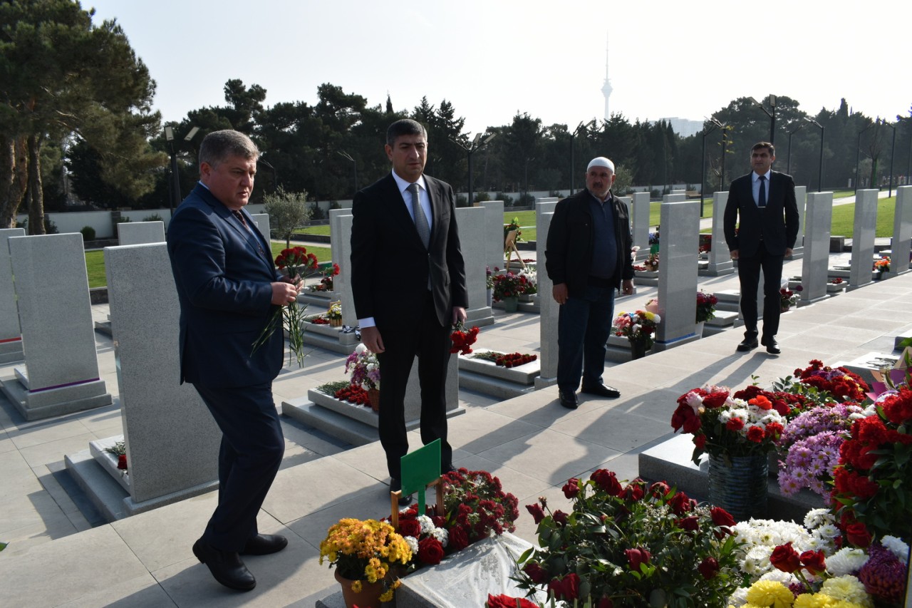 Yasamal ictimaiyyəti şəhidlərimizi yad edir - FOTOLAR