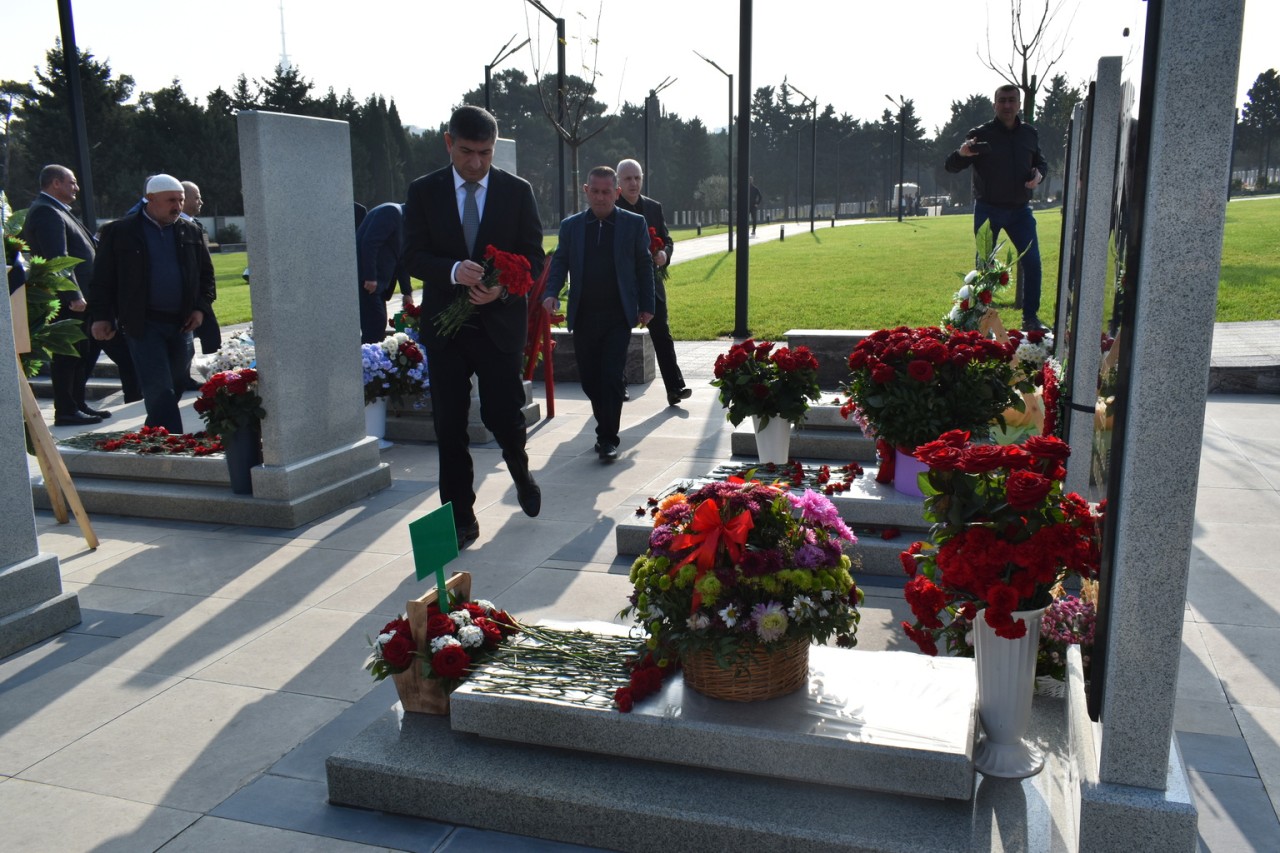 Yasamal ictimaiyyəti şəhidlərimizi yad edir - FOTOLAR