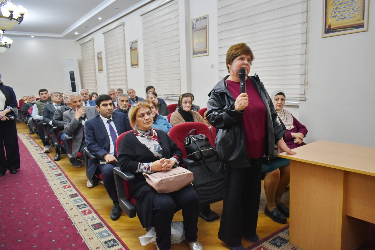 İcra başçısı sakinlərlə görüşdü, müraciətlərini dinlədi - FOTOLAR