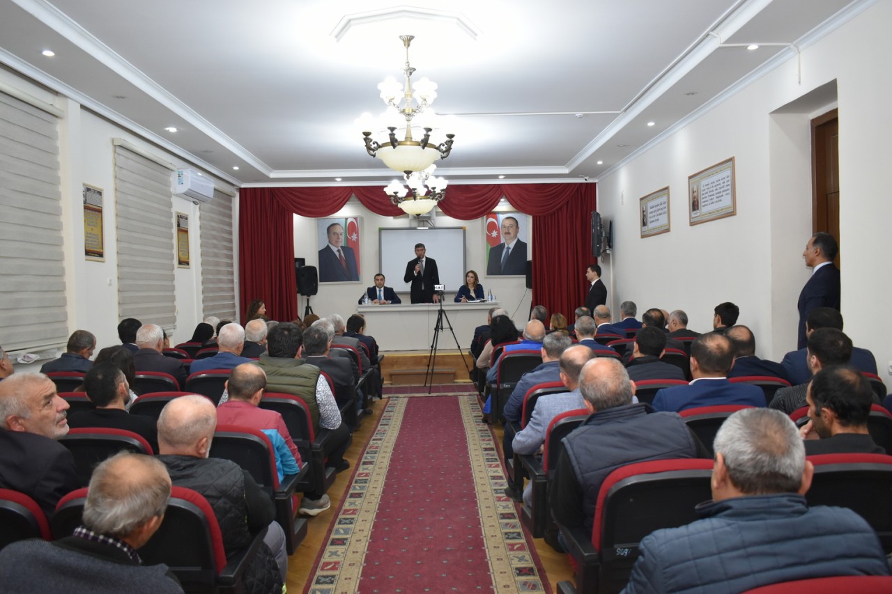 İcra başçısı sakinlərlə görüşdü, müraciətlərini dinlədi - FOTOLAR