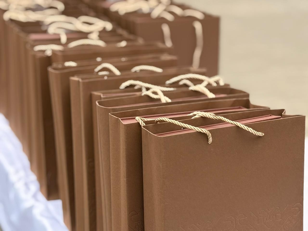 Köç karvanı Məmmədbəyliyə çatdı, açarlar təqdim edildi - YENİLƏNİB (FOTOLAR)