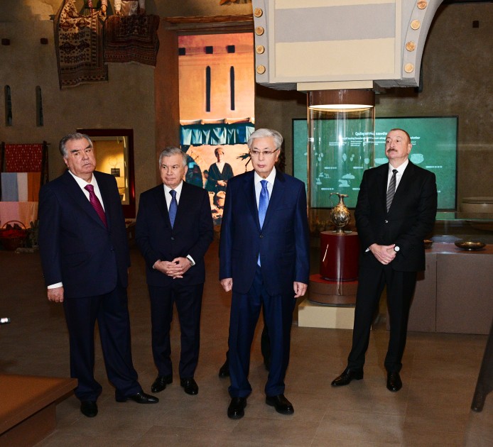 Prezident Daşkənddə İslam Sivilizasiyası Mərkəzi ilə tanış olub - FOTOLAR