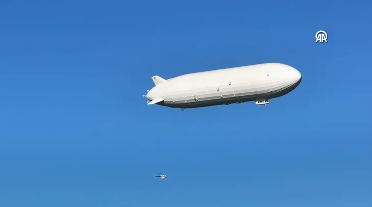 Dünyanın ən böyük təyyarəsi görüntüləndi - FOTOLAR