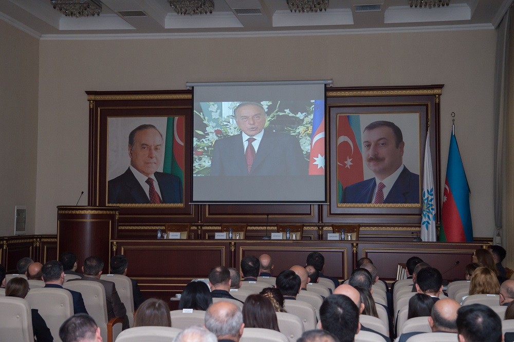 “Yeni Azərbaycan Partiyası: 33 illik milli və siyasi güc” adlı tədbir keçirilib - FOTOLAR