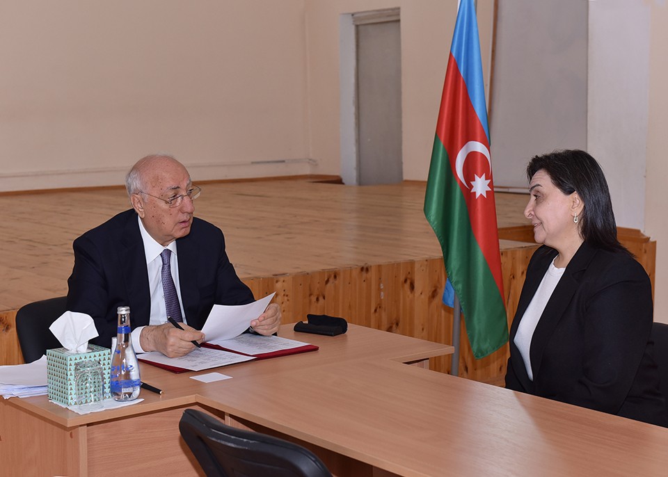 Zakir Fərəcov sakinlərin müraciətini dinlədi - FOTOLAR