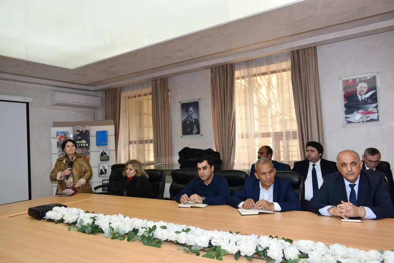 İcra başçısı sakinlərlə açıq mikrofon formatında görüş keçirdi - FOTOLAR