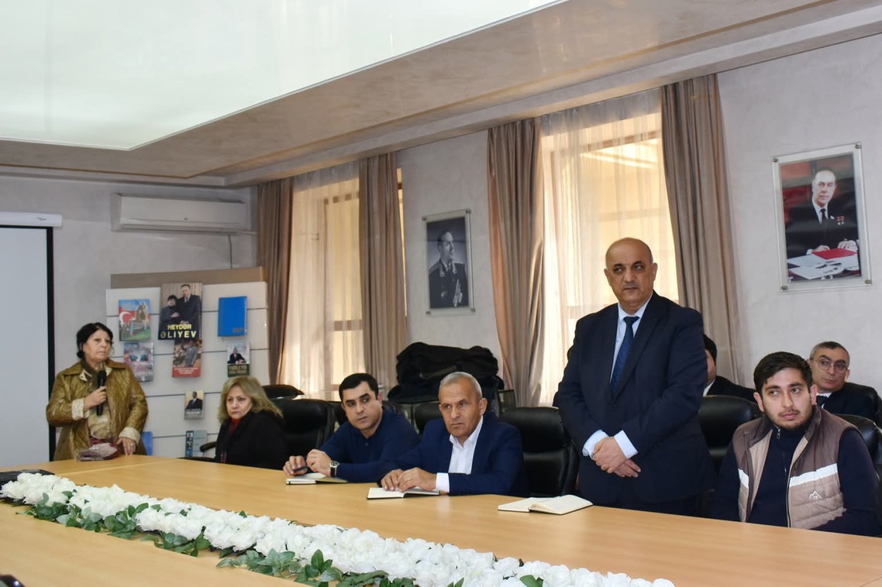 İcra başçısı sakinlərlə açıq mikrofon formatında görüş keçirdi - FOTOLAR