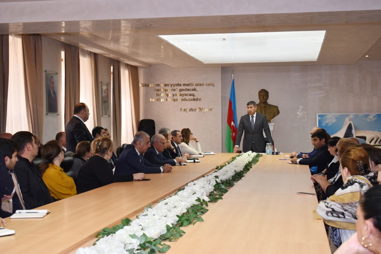 İcra başçısı sakinlərlə açıq mikrofon formatında görüş keçirdi - FOTOLAR