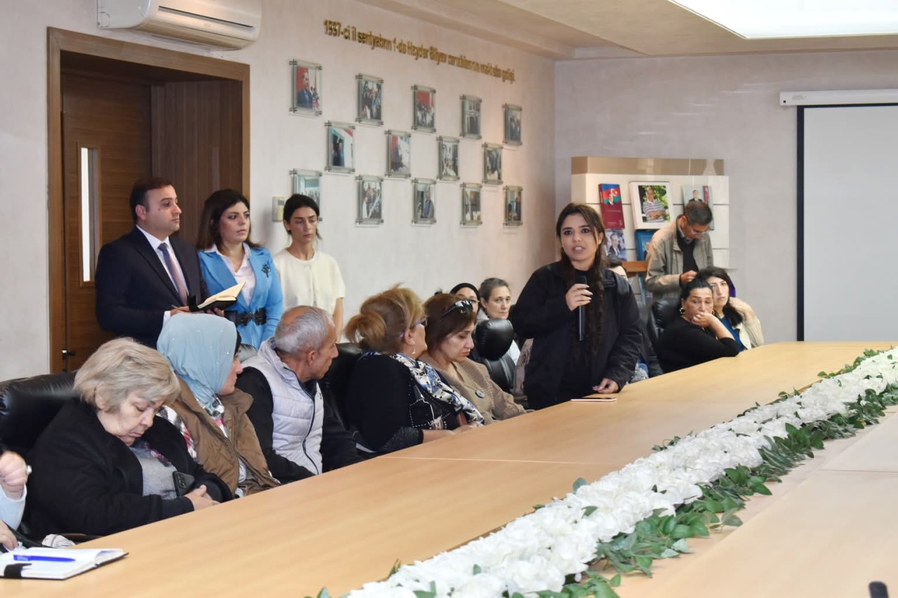 İcra başçısı sakinlərlə açıq mikrofon formatında görüş keçirdi - FOTOLAR