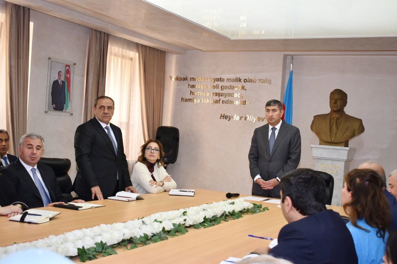 İcra başçısı sakinlərlə açıq mikrofon formatında görüş keçirdi - FOTOLAR