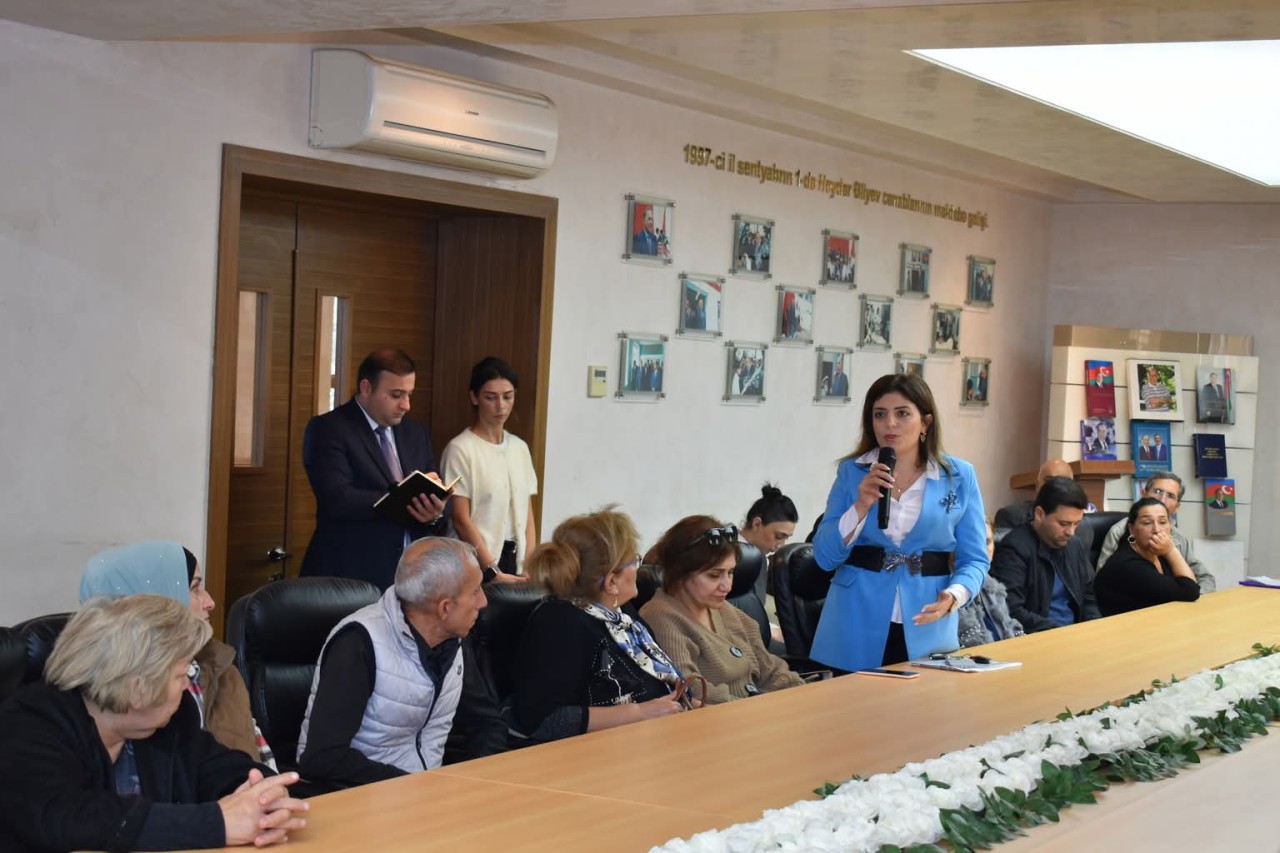 İcra başçısı sakinlərlə açıq mikrofon formatında görüş keçirdi - FOTOLAR