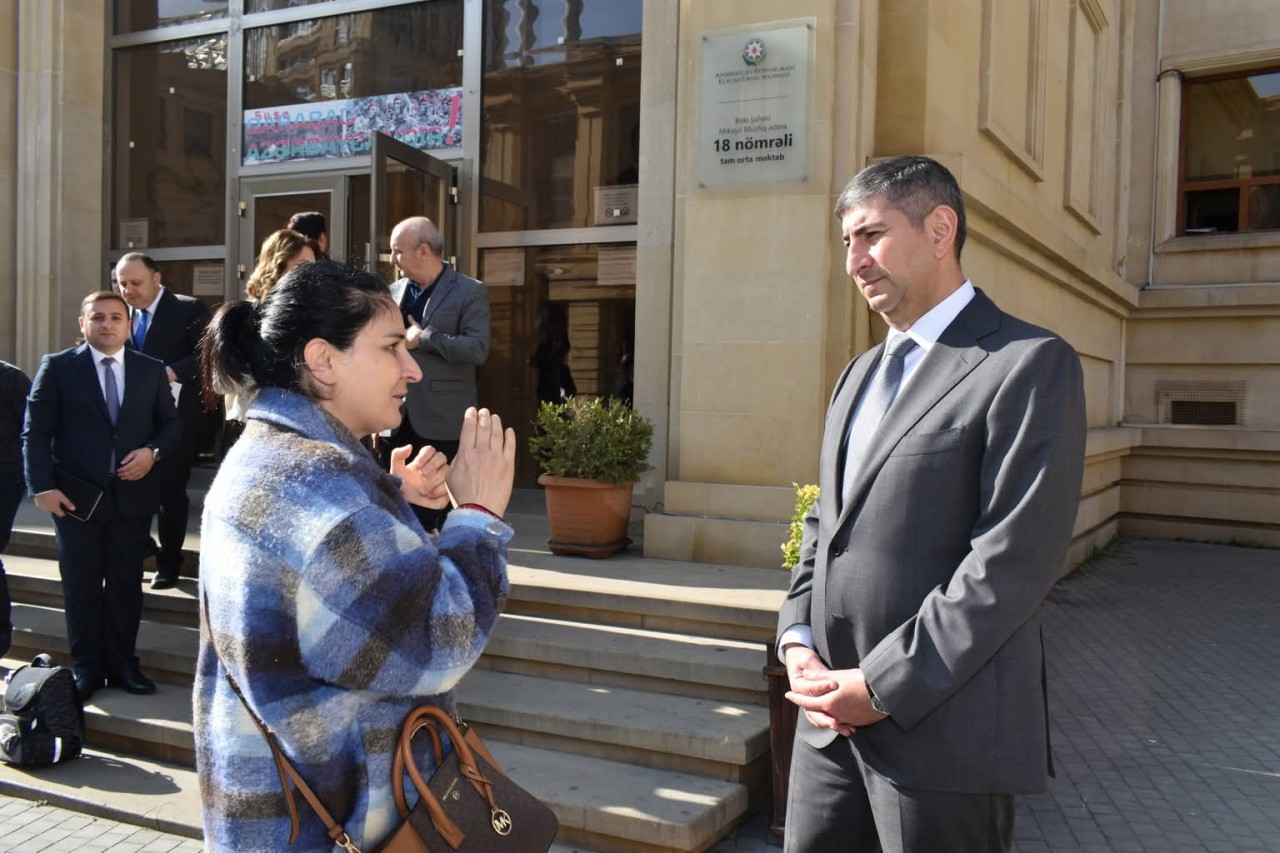 İcra başçısı sakinlərlə açıq mikrofon formatında görüş keçirdi - FOTOLAR