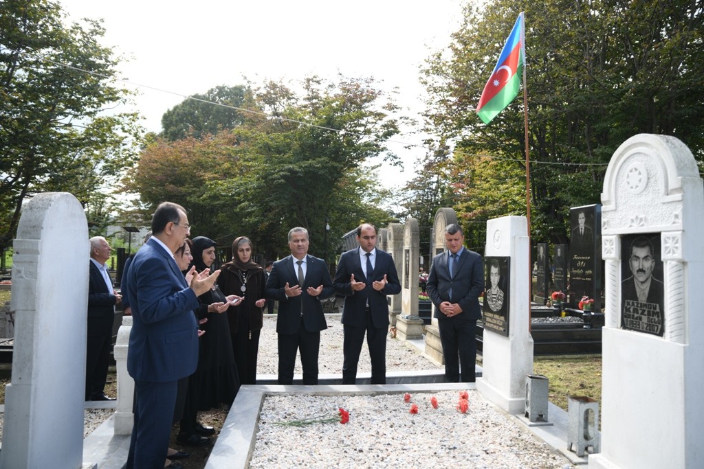 Taleh Qaraşov şəhidin anım günündə iştirak edib - FOTOLAR