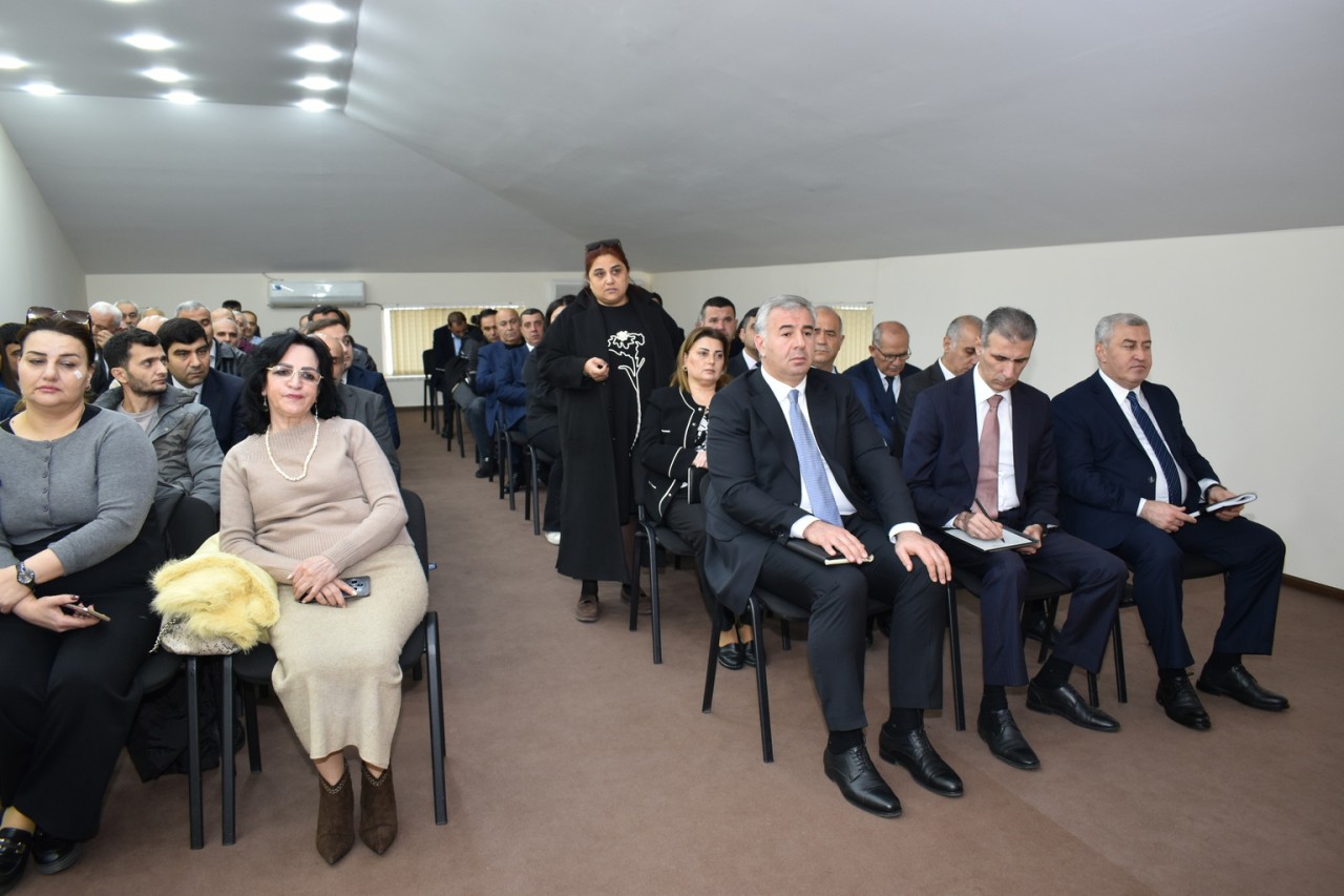 Yasamalın icra başçısı sakinlərlə görüşdü - FOTOLAR