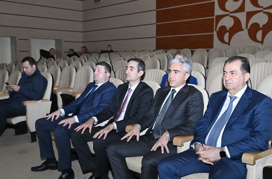 Leyla və Alena Əliyeva uşaqlarla film izlədilər - FOTOLAR