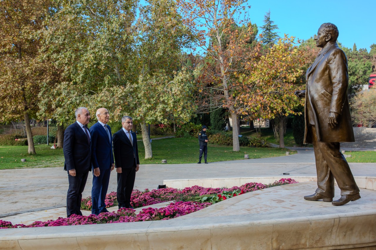 "Heydər Əliyev dühası və siyasi varislik” mövzusunda tədbir keçirildi - FOTOLAR (VİDEO)