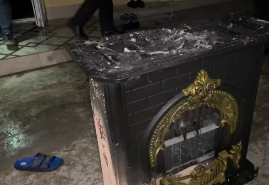 Şəkidə evdə yanğın - FOTOLAR