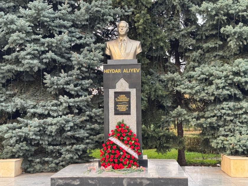 Kamran Əliyev Buxarestə getdi - FOTOLAR