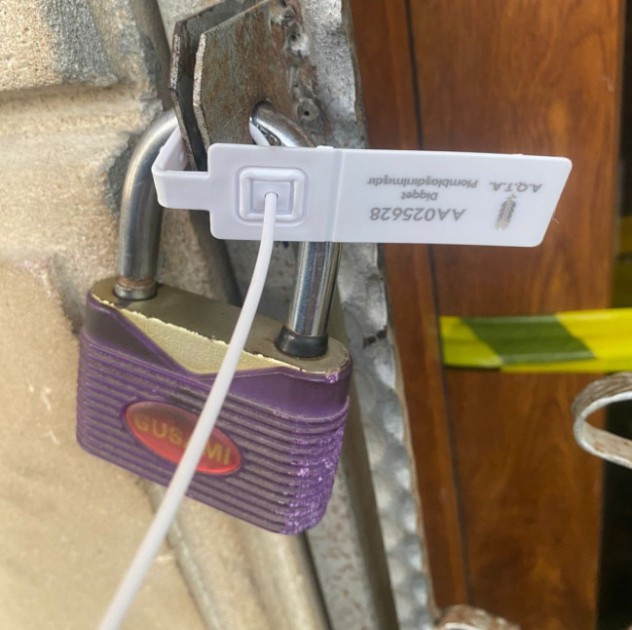 Xırdalandakı bu kafedə müştərilərə saxta araqlar verilirmiş - FOTOLAR