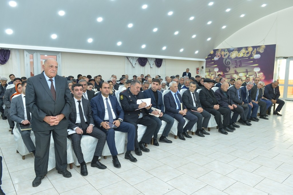 Taleh Qaraşov sakinlərin qayğı və problemlərini dinlədi - FOTOLAR