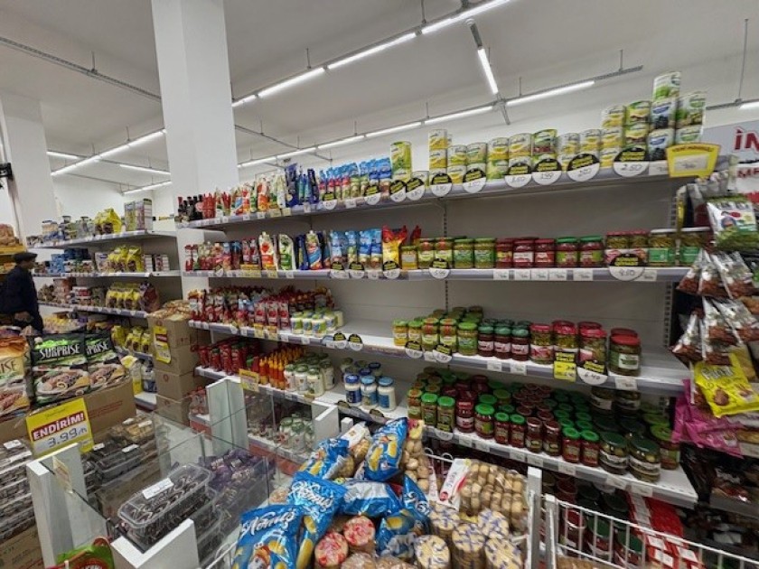 Bu marketlərdə vaxtı keçmiş məhsullar satılırmış - FOTOLAR