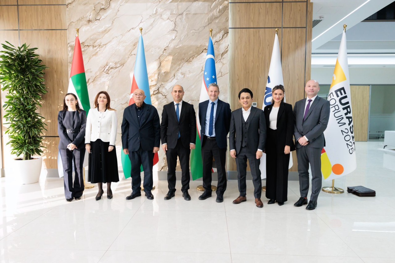 Emin Əmrullayev Mərkəzi Asiya Universitetinin rəhbər heyəti və QS prezidenti ilə görüşdü - FOTOLAR