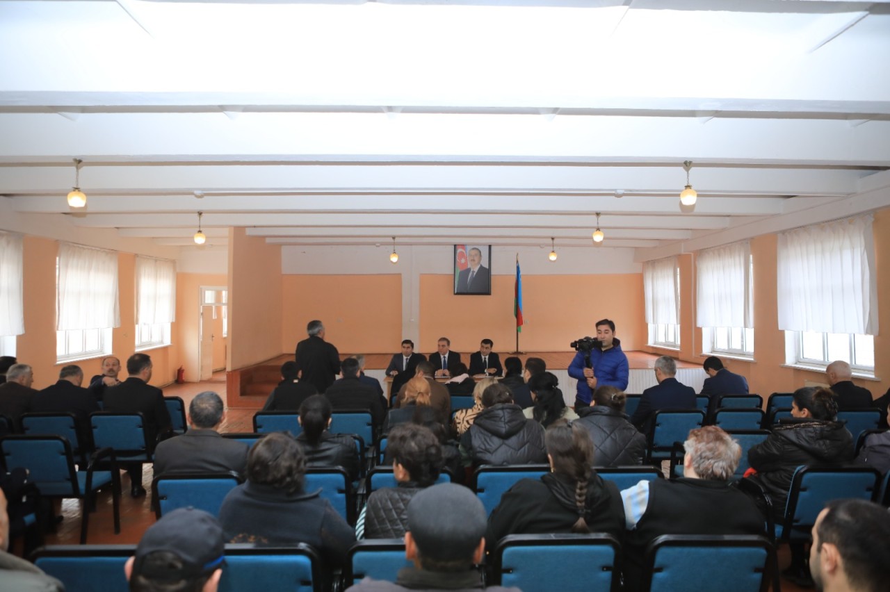 Niyazi Bayramov sakinlərin müraciətlərini dinlədi - FOTOLAR