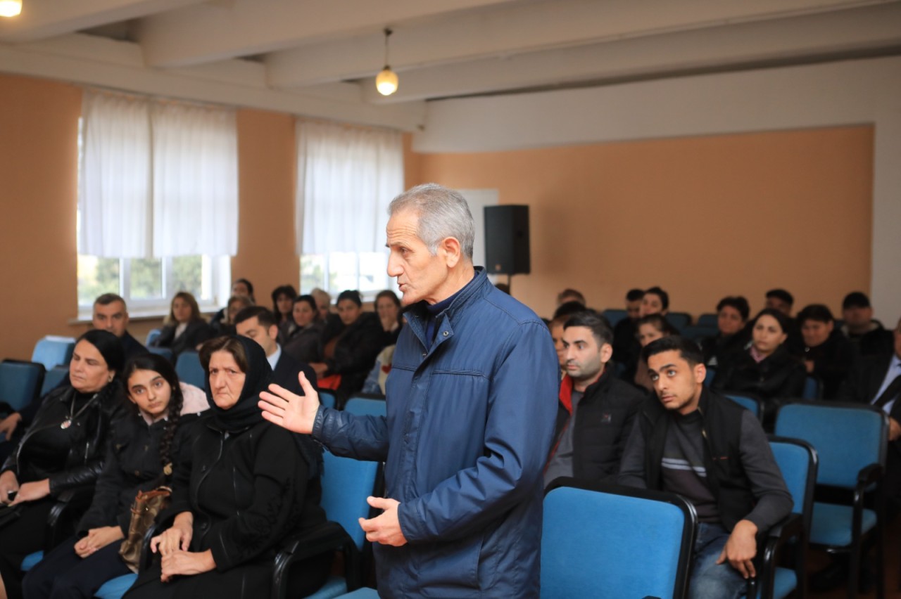 Niyazi Bayramov sakinlərin müraciətlərini dinlədi - FOTOLAR