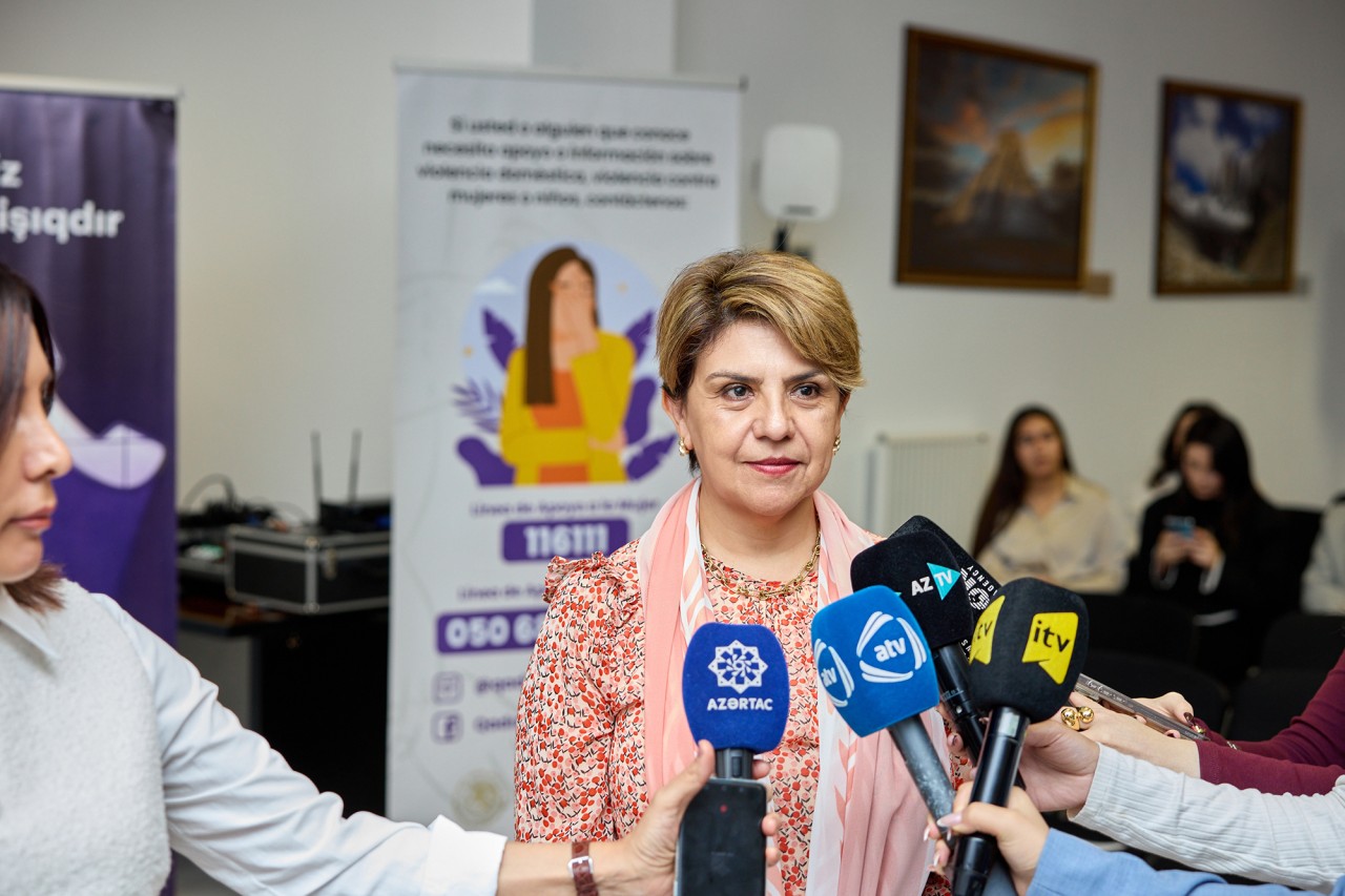 “Qadın Dəstək Xətti”nin ispan dilli təlimatının təqdimatı keçirildi - FOTOLAR