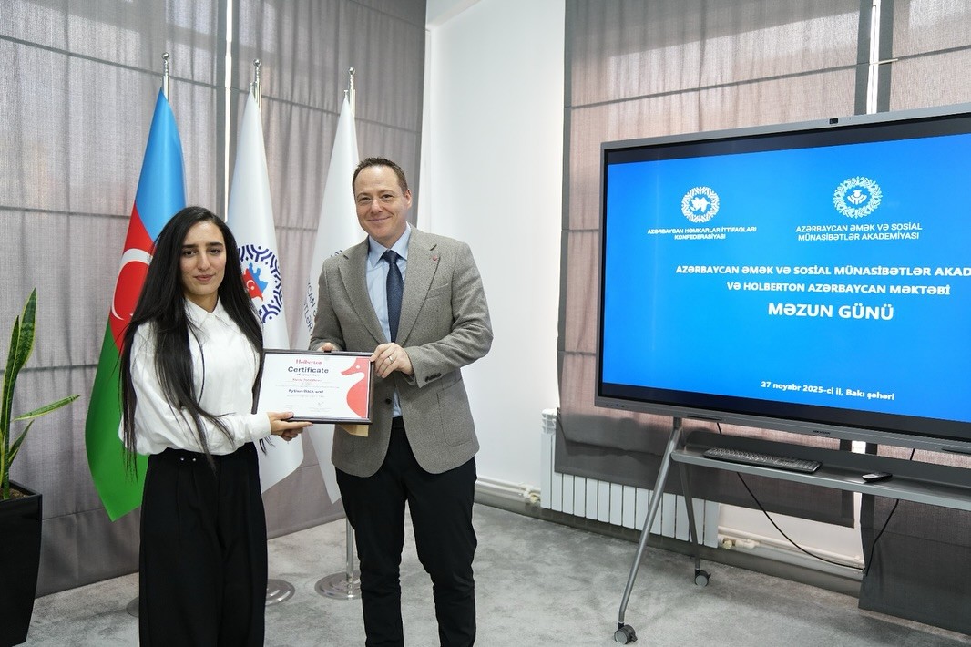 AƏSMA və Holberton-un təşkilatçılığı ilə Məzun Günü keçirilib - FOTOLAR