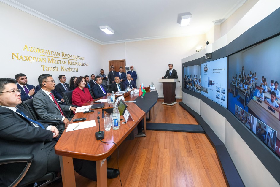Naxçıvanda “İnteraktiv təhsil yardımı” layihəsinin təqdimatı keçirilib - FOTOLAR