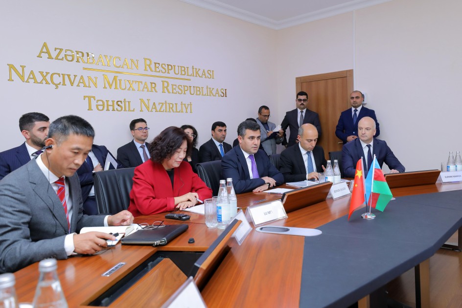 Naxçıvanda “İnteraktiv təhsil yardımı” layihəsinin təqdimatı keçirilib - FOTOLAR