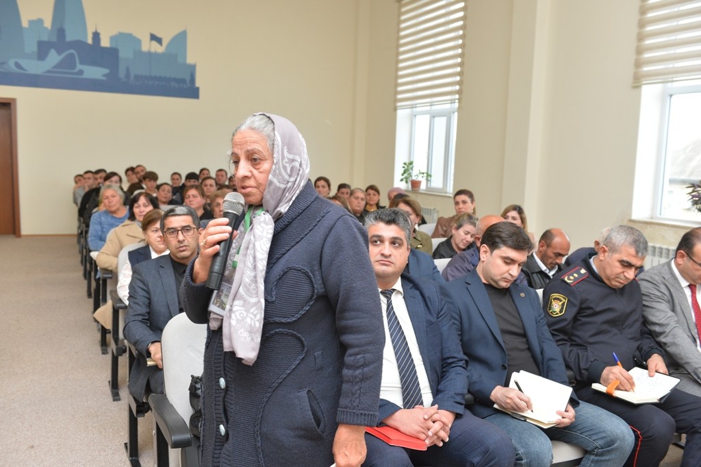 Taleh Qaraşov qəsəbə sakinlərinin problemlərini dinlədi - FOTOLAR