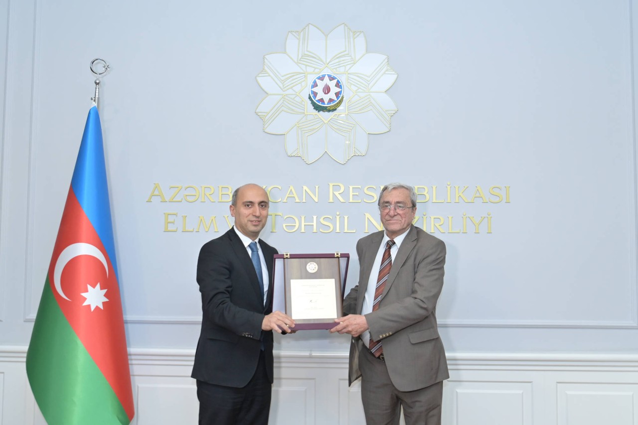 Emin Əmrullayev yüksək dövlət təltiflərinə layiq görülmüş alimlərlə görüşdü - FOTOLAR