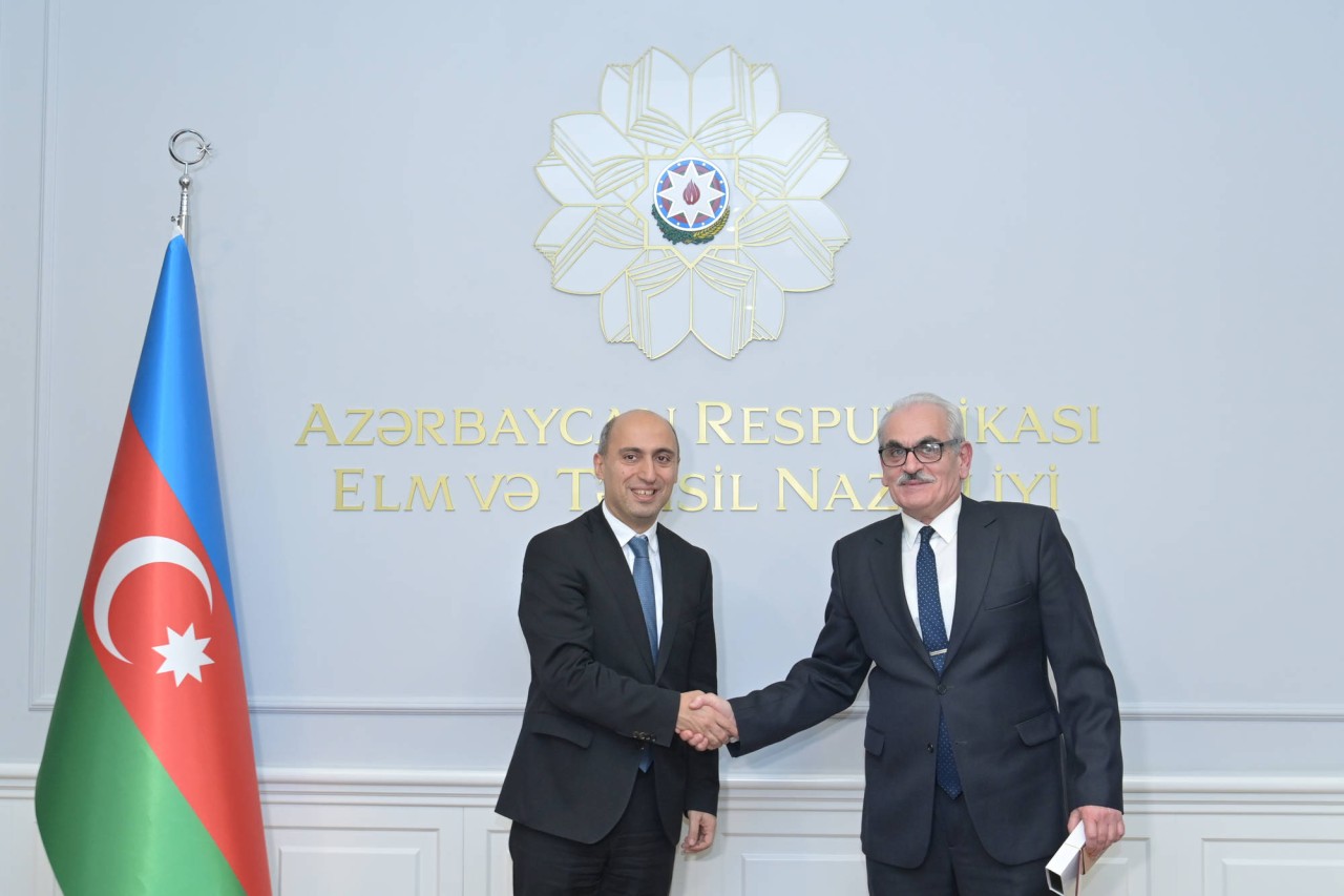 Emin Əmrullayev yüksək dövlət təltiflərinə layiq görülmüş alimlərlə görüşdü - FOTOLAR