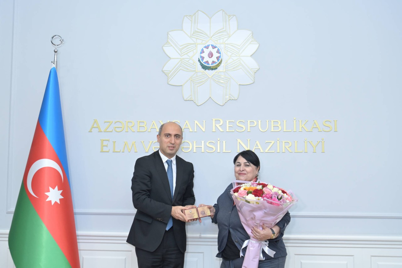 Emin Əmrullayev yüksək dövlət təltiflərinə layiq görülmüş alimlərlə görüşdü - FOTOLAR
