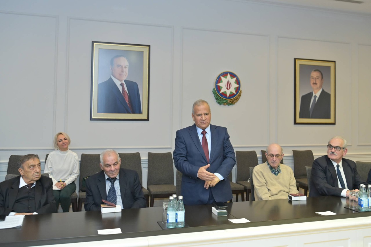 Emin Əmrullayev yüksək dövlət təltiflərinə layiq görülmüş alimlərlə görüşdü - FOTOLAR