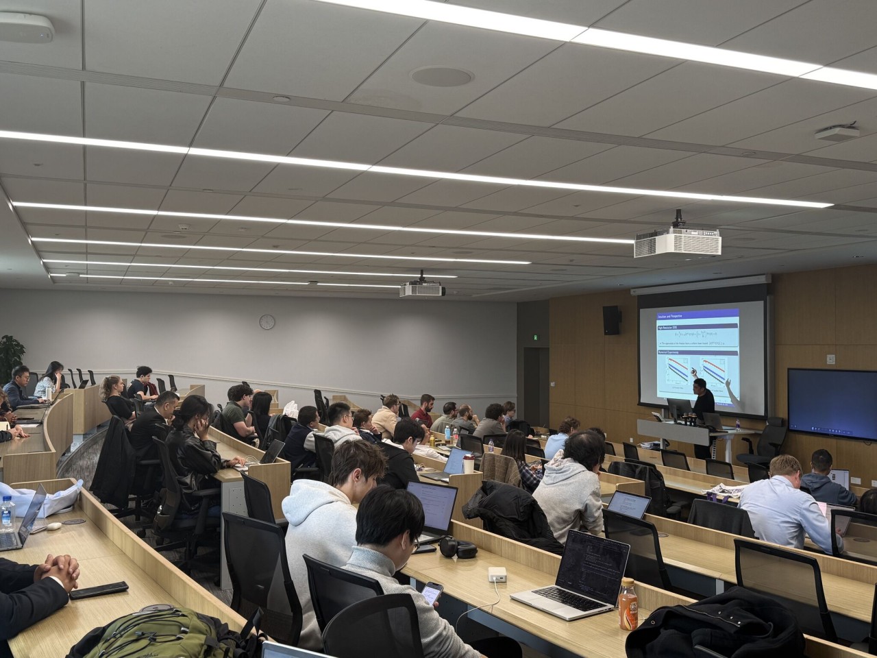 AzMİU nümayəndəsi Nyu-York Universitetində məruzə ilə çıxış edib - FOTOLAR